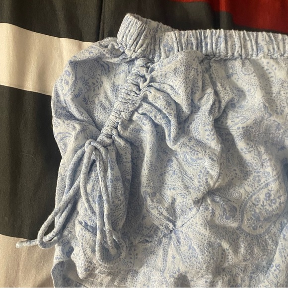 Urban Outfitters Flowy Shorts - Picture 3 of 3